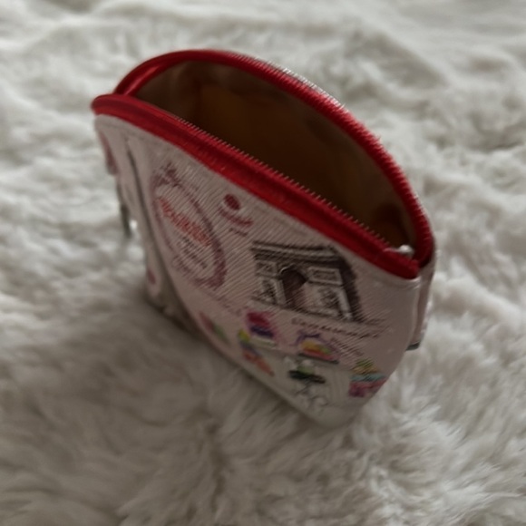 Tiny Paris coin keychain - Picture 2 of 2